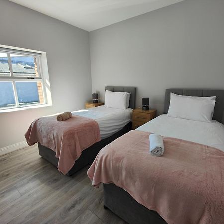 Moneylands Farm Self-Catering Apartments Аклоу Экстерьер фото
