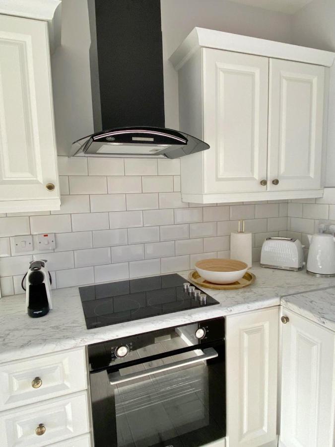 Moneylands Farm Self-Catering Apartments Аклоу Экстерьер фото