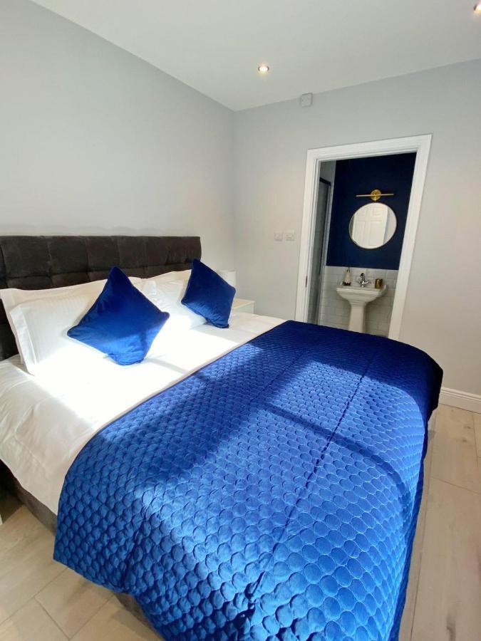 Moneylands Farm Self-Catering Apartments Аклоу Экстерьер фото