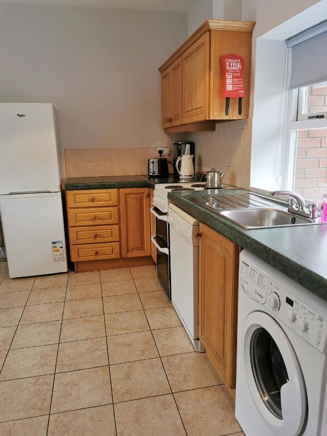 Moneylands Farm Self-Catering Apartments Аклоу Экстерьер фото
