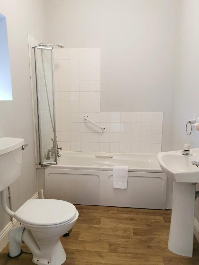 Moneylands Farm Self-Catering Apartments Аклоу Экстерьер фото