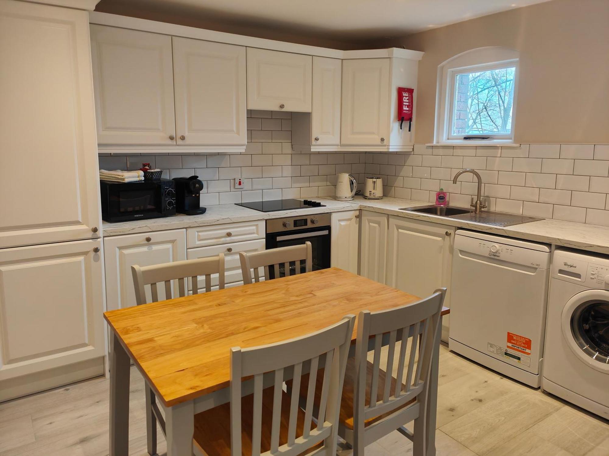 Moneylands Farm Self-Catering Apartments Аклоу Экстерьер фото