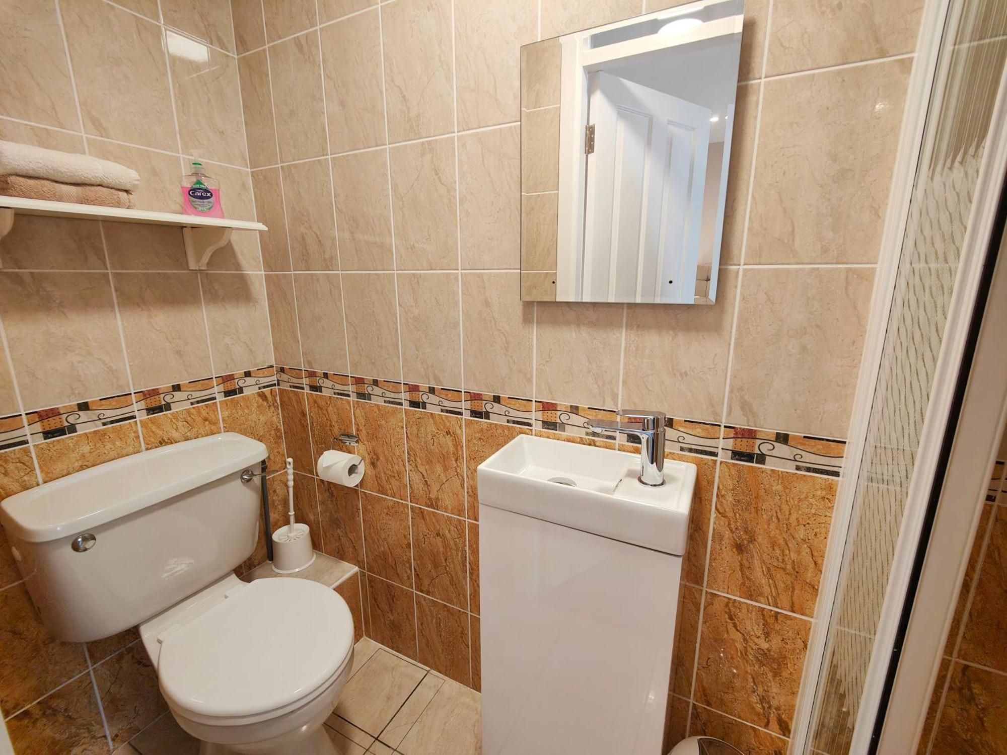 Moneylands Farm Self-Catering Apartments Аклоу Экстерьер фото