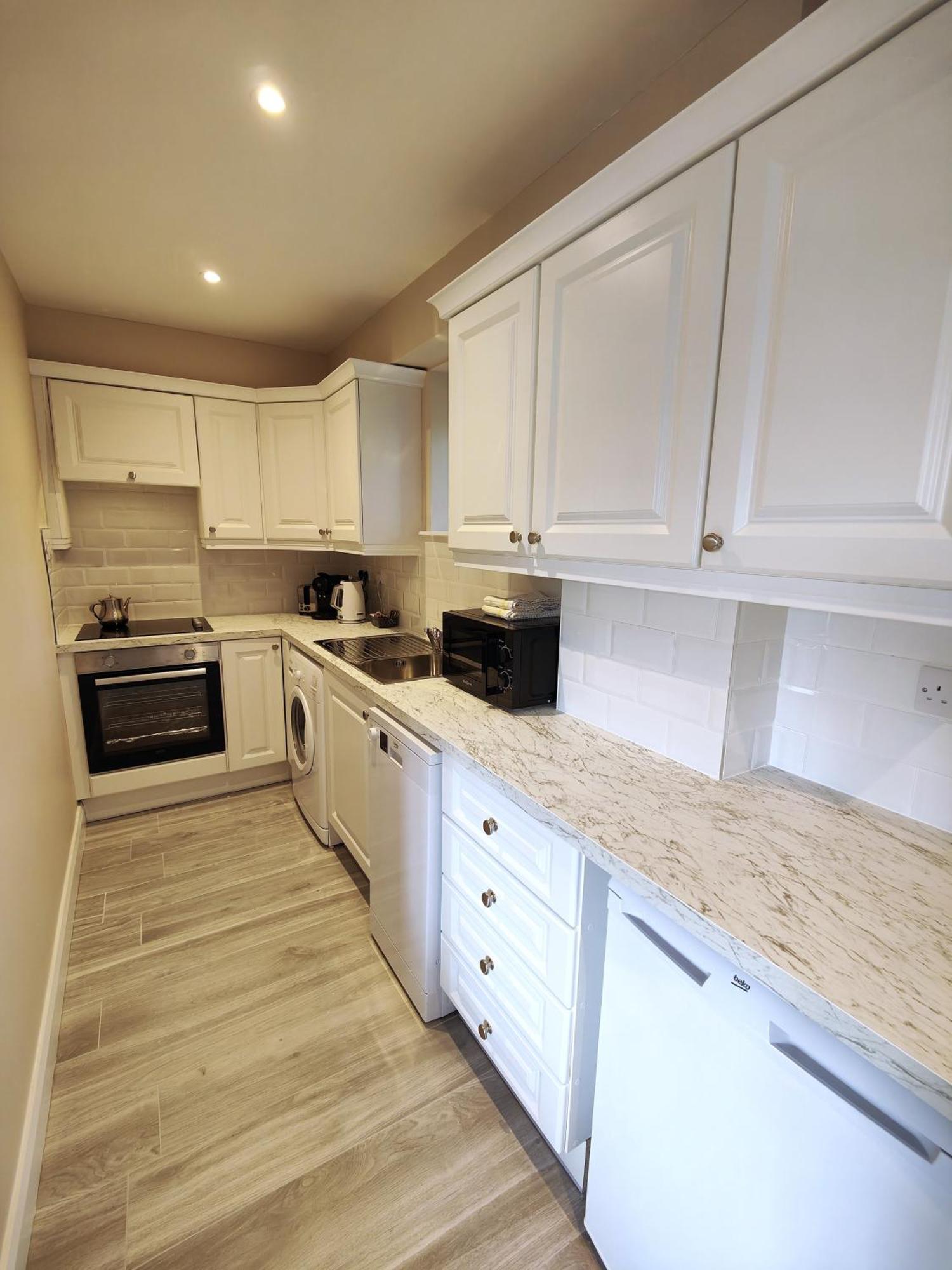 Moneylands Farm Self-Catering Apartments Аклоу Экстерьер фото