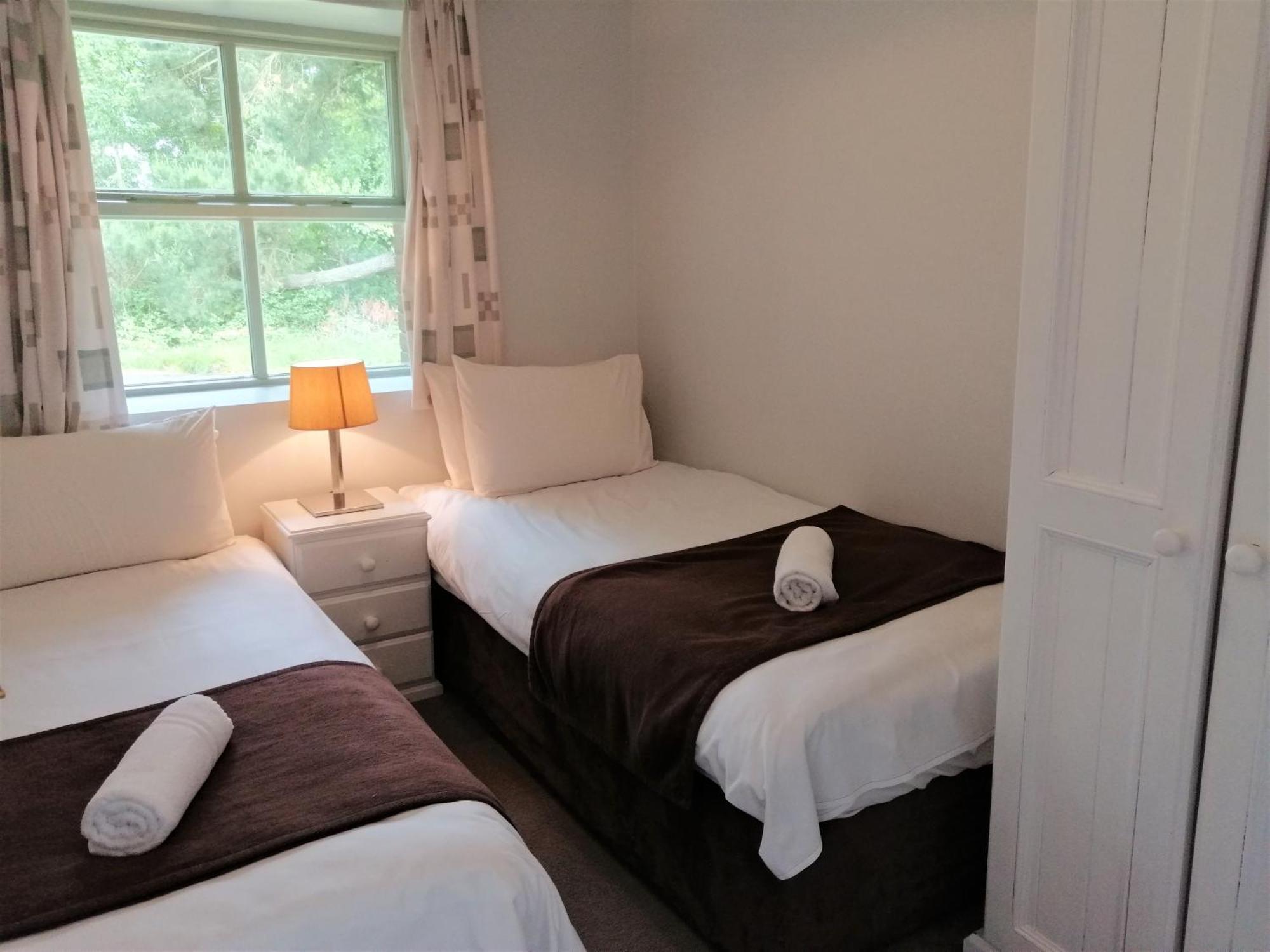 Moneylands Farm Self-Catering Apartments Аклоу Экстерьер фото