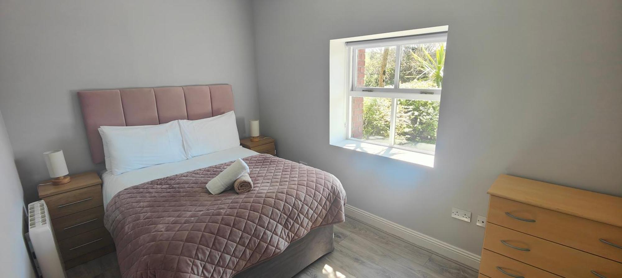 Moneylands Farm Self-Catering Apartments Аклоу Экстерьер фото