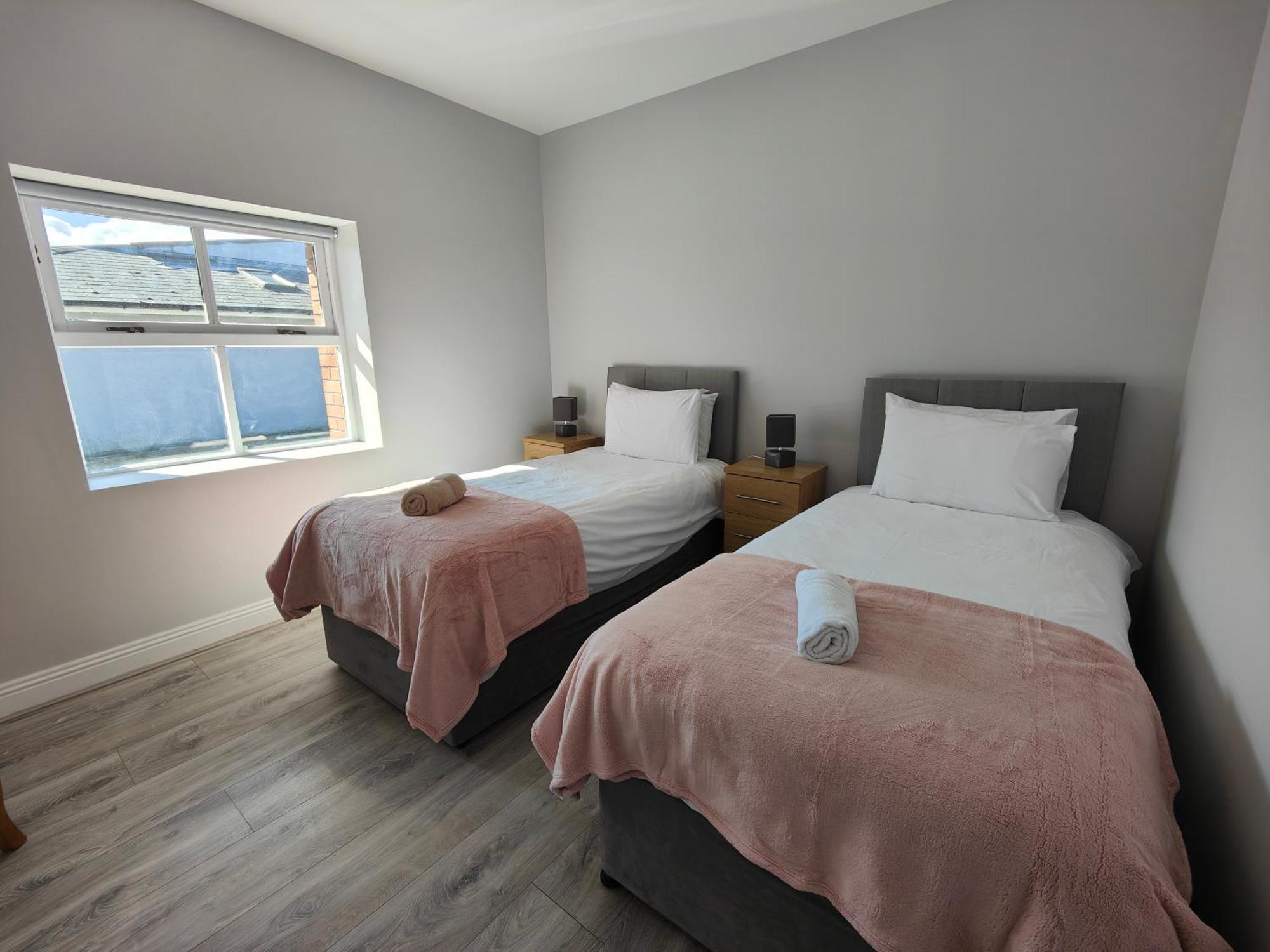 Moneylands Farm Self-Catering Apartments Аклоу Экстерьер фото